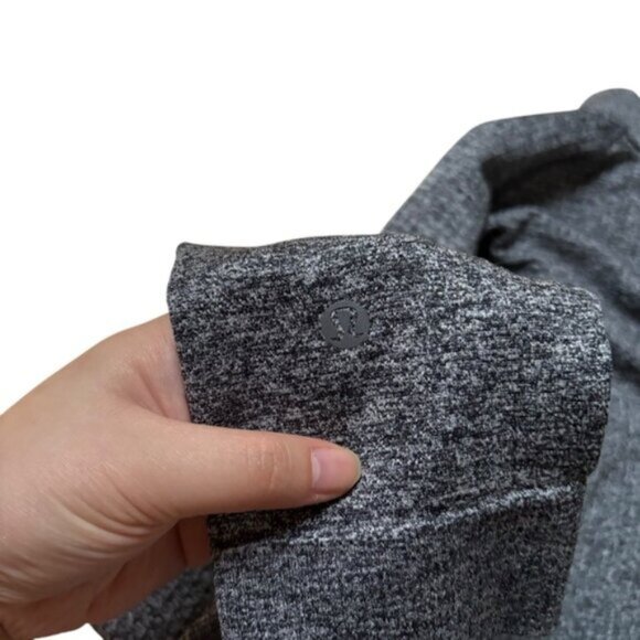 Lululemon Men Engineered Warmth Jacket Gray Size Medium - Picture 4 of 4